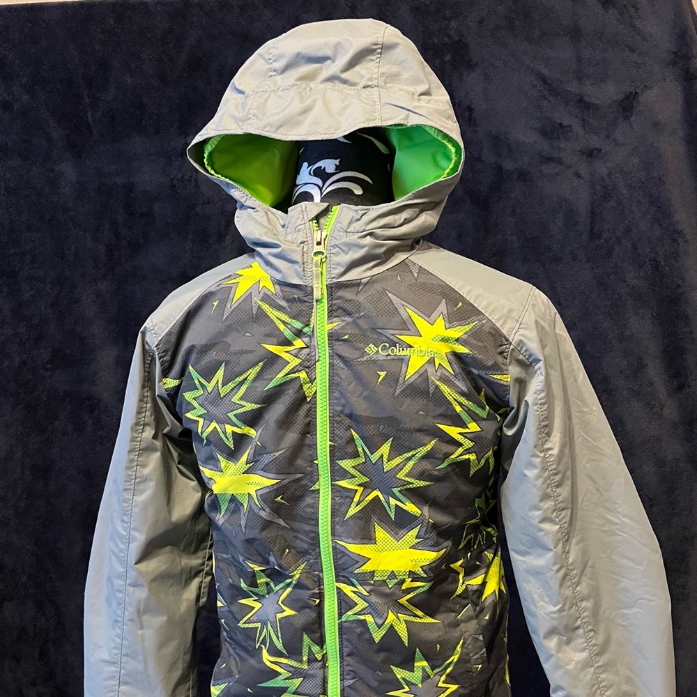 COLUMBIA THERMAL COIL BOY'S GRAY PRINT LINED HOODED JACKET/SIZE MEDIUM/PRE-OWNED